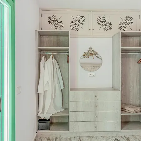 Mikis La Scala Luxury *